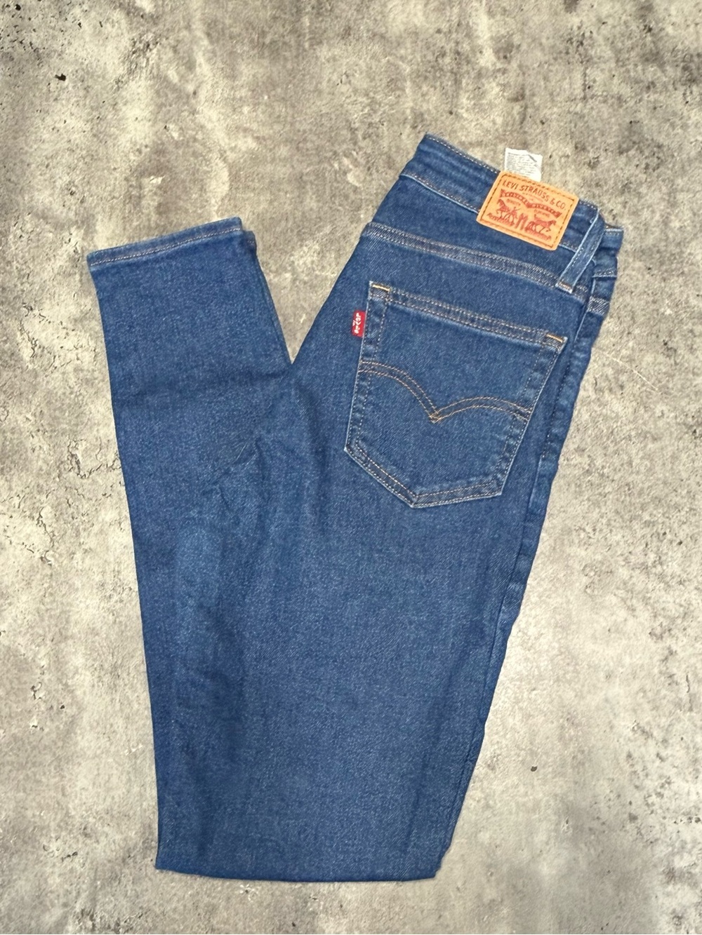 Levi’s Women’s High Rise Skinny - Picture 3 of 6